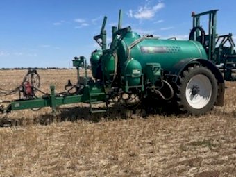 2005 Goldacres 5000 Special Tow Behind Sprayer