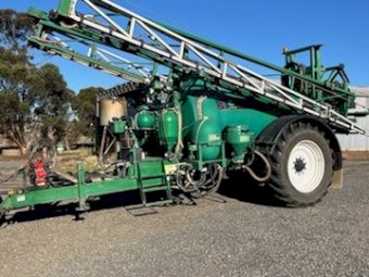 2005 Goldacres 5000 Special Tow Behind Sprayer