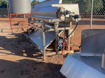 2008 Oberholzer Fruit/Vegetable Washer