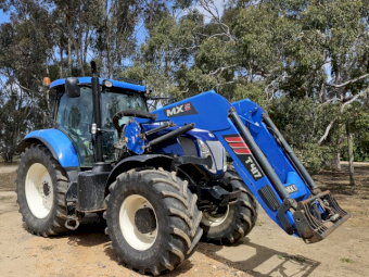 2015 New Holland T7 260 Tractor with Loader