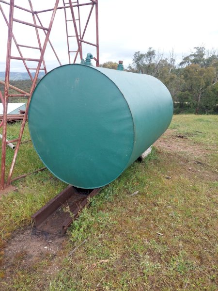 1,000 Gallon Overhead Farm Diesel Storage Tank (NO GST)