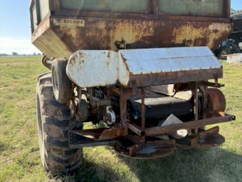 Marshall 850T Fertilizer Spreader