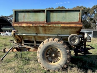 Marshall 850T Fertilizer Spreader