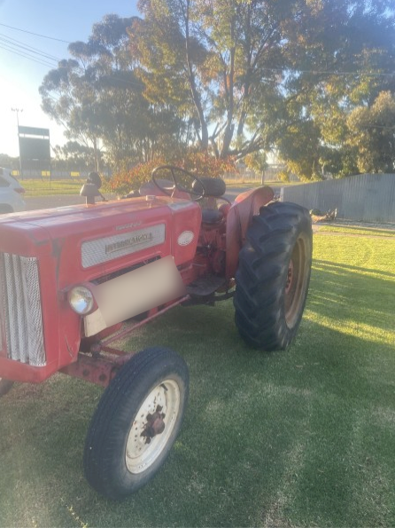 1963 International B414 Tractor