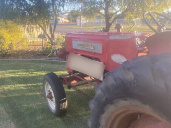 1963 International B414 Tractor