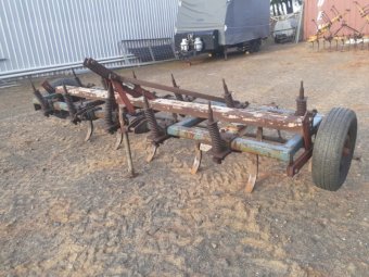 John Berends 11 Tyne Stump Jump Chisel Plough