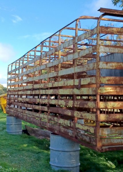 2 Deck 25' x 8' Stockcrate