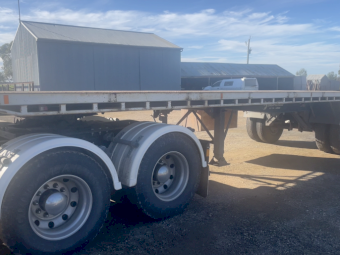 1995 Blackwood Flat top Trailer 27 ft long