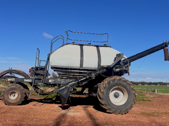 Flexicoil ST820 Bar with 3450 Air Cart