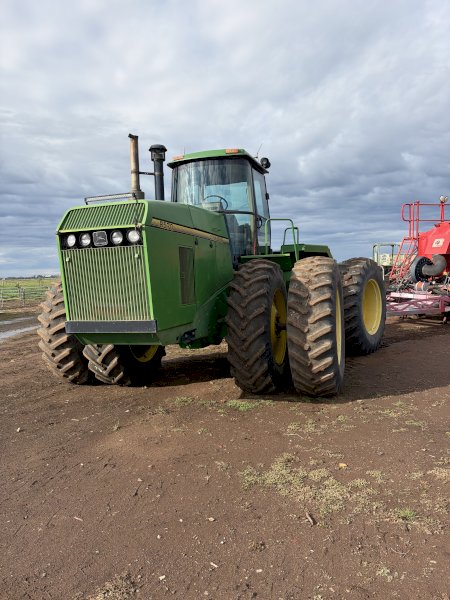 1997 John Deere 8570 Tractor