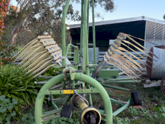 2000 Krone Swardo 461 Hay Rake