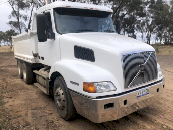 1999 Volvo NH12 6x4 Bogie Tipper Truck