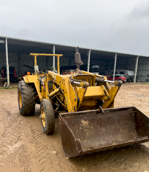 1979 Chamberlain Tractor Loader