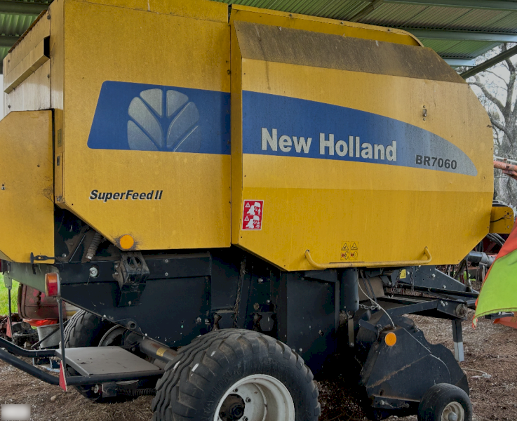 New Holland BR7060 Round Baler