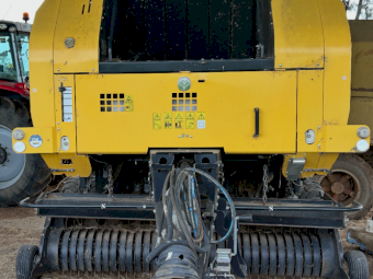 New Holland BR7060 Round Baler