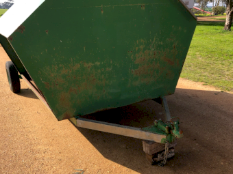 Addlem Grain Feeder with Wheels