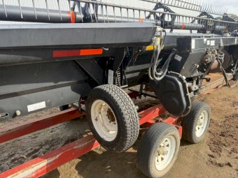 2009 30' Case IH 2142 Front on Leith Trailer
