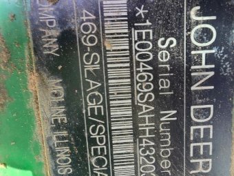 John Deere 469 Round Baler