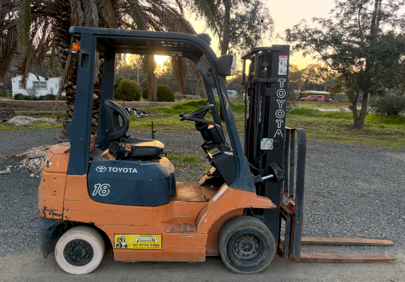 Toyota 1.8 ton Container Mast Forklift