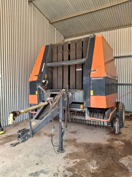 Case IH 527 Round Baler