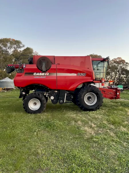 2011 Case IH 8120 Header