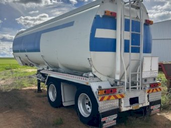 2001 Holmwood Highgate Bogie Axle Tanker Trailer