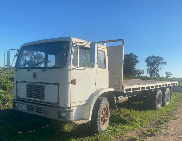 International Acco 1710 Tray Truck
