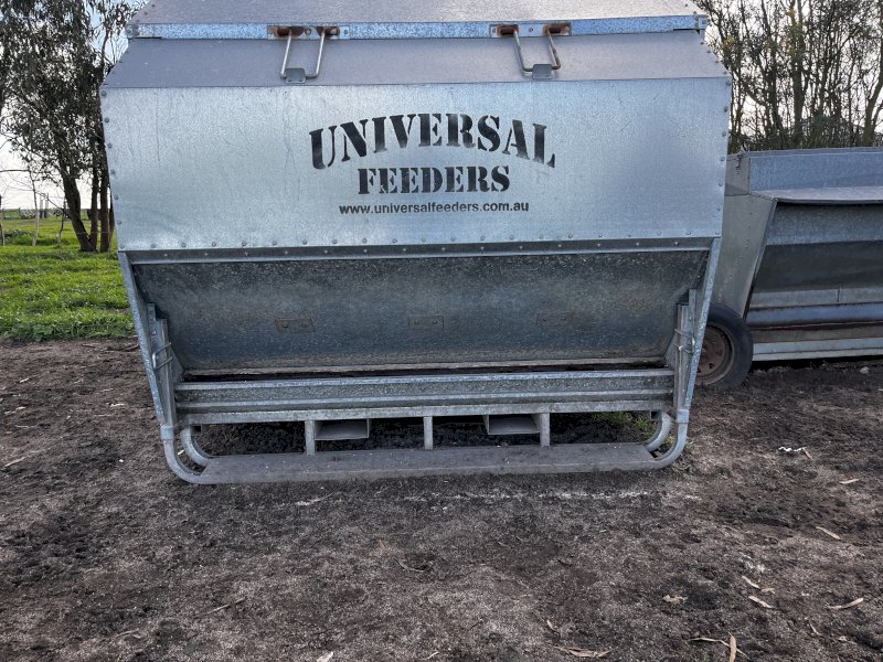 Universal  Feeders