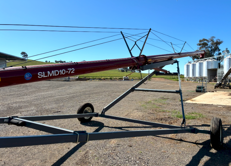2020 Meridian SLMD10-72 Swing Away Auger
