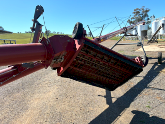 2020 Meridian SLMD10-72 Swing Away Auger