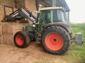 Fendt 410 with Quicke FEL