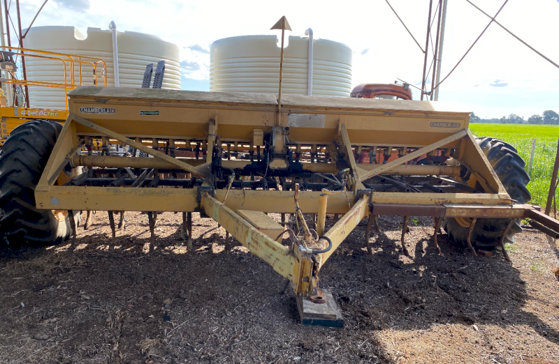 Chamberlain 24 row Combine