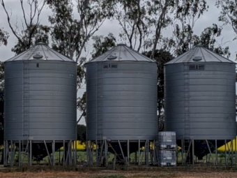 Jaeschke 90 tonne Silos x 3