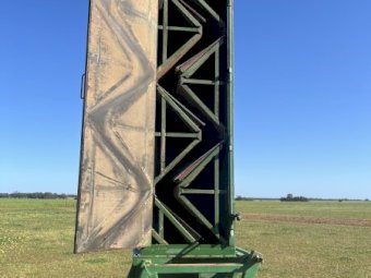 Magik Kleener 2000 Grain Cleaner on Trailer