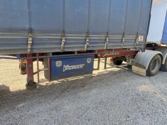 B-Double Tautliner