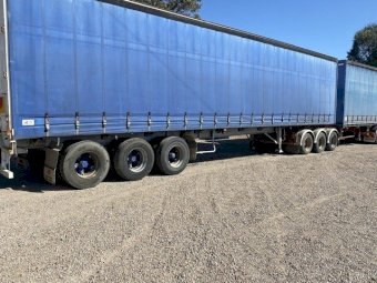 B-Double Tautliner