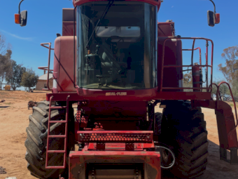 Case IH 2366 Header with 36ft Front and Trailer