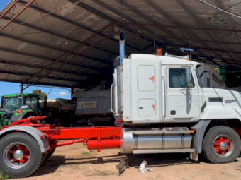 2002 Mack CH Valueliner Prime Mover