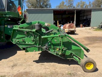 2011 John Deere 615P Canola Pickup Front