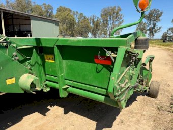2011 John Deere 615P Canola Pickup Front