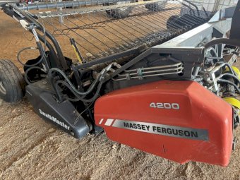 Massey Ferguson 4200 Pickup Front