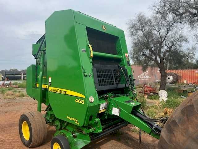 John Deere 468 Silage Special Round Baler