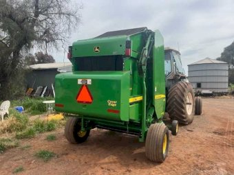 John Deere 468 Silage Special Round Baler
