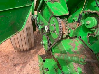 John Deere 468 Silage Special Round Baler
