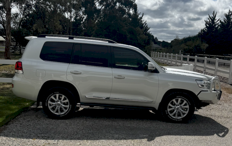 2015 Toyota Landcruiser Sahara Wagon