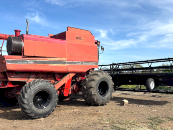 Case IH 1680 Axial Flow 4WD Header with Front and Trailer