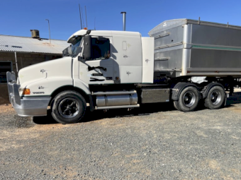 2000 Volvo NH460 Prime Mover with 1996 TOA Hercules Tipper