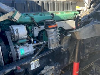 2000 Volvo NH460 Prime Mover with 1996 TOA Hercules Tipper