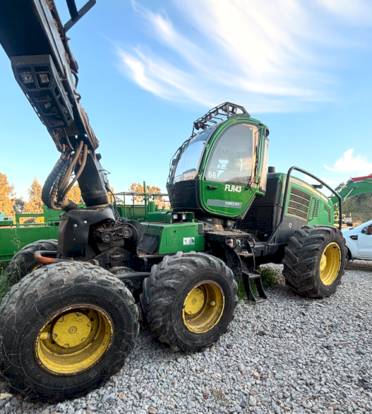 John Deere 1270E Forestry Harvester