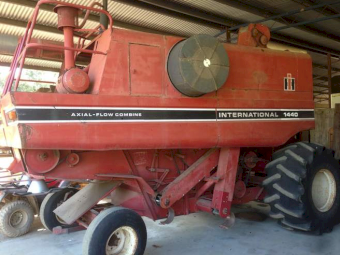 Case IH 1440 Header with Front